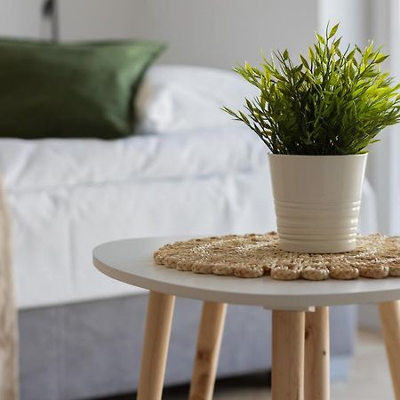 ורשה Ursus Sunny Studio For 4 Guests With Parking & Balcony By Noclegi Renters מראה חיצוני תמונה