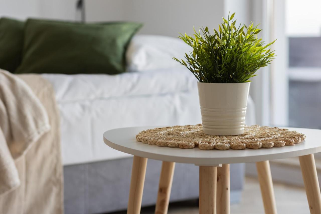 ורשה Ursus Sunny Studio For 4 Guests With Parking & Balcony By Noclegi Renters מראה חיצוני תמונה