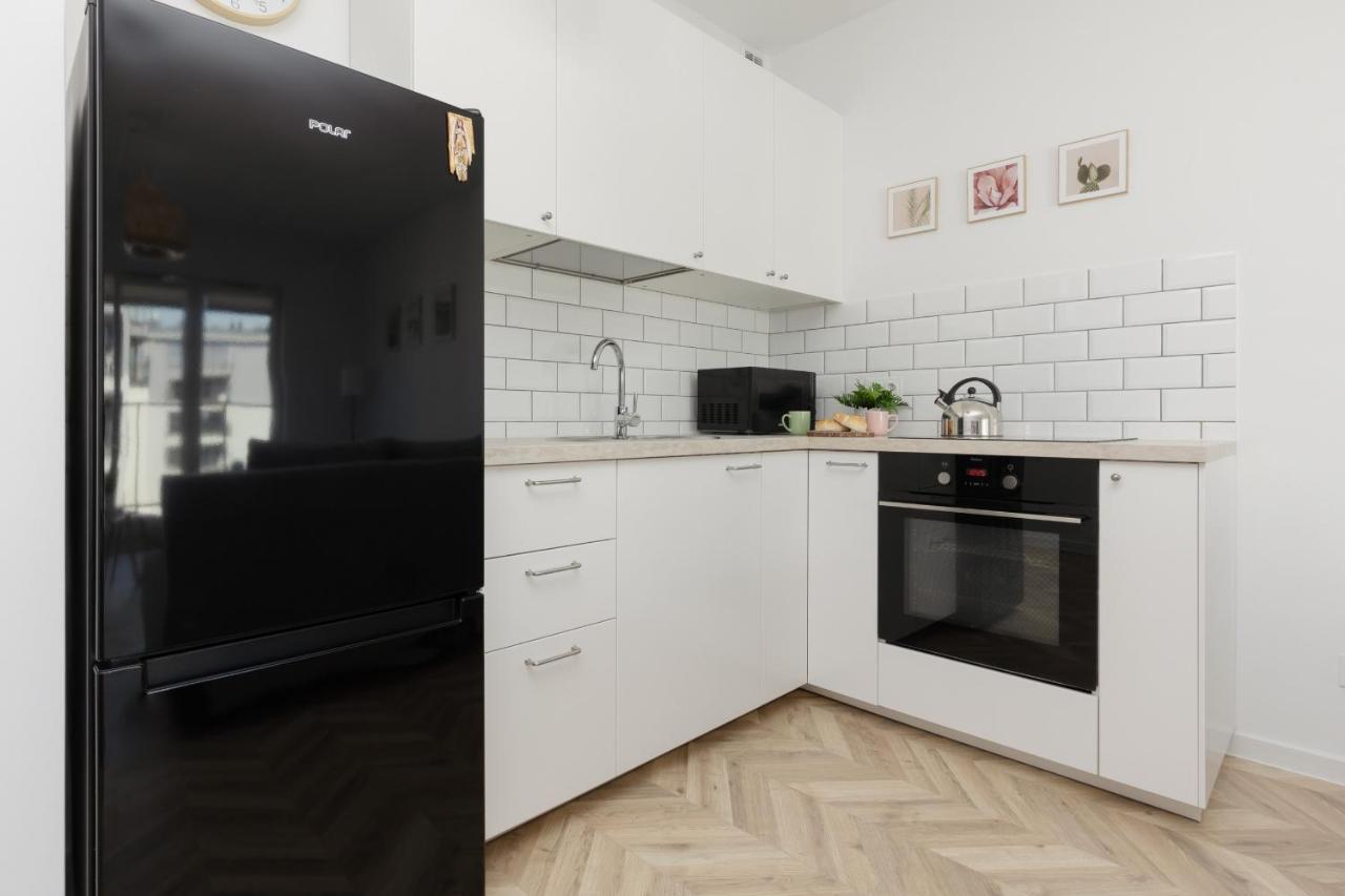 ורשה Ursus Sunny Studio For 4 Guests With Parking & Balcony By Noclegi Renters מראה חיצוני תמונה