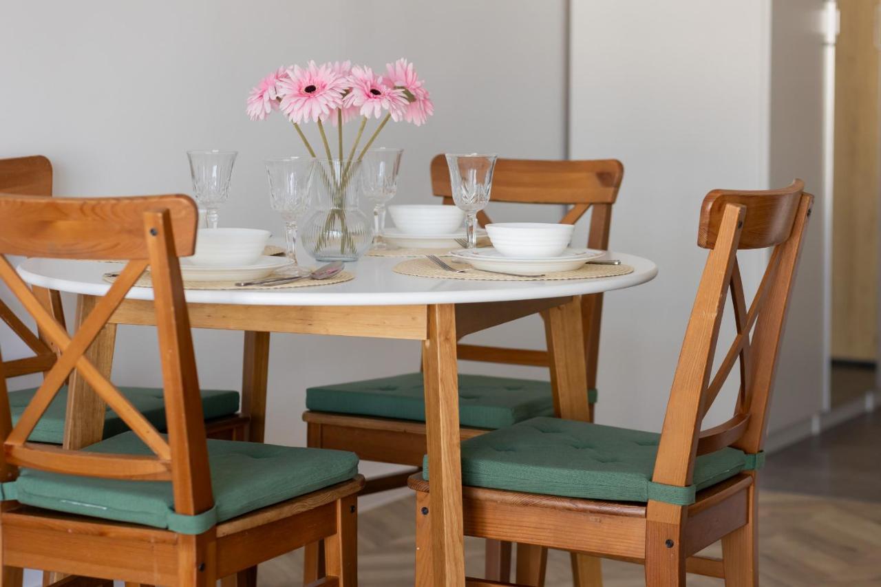 ורשה Ursus Sunny Studio For 4 Guests With Parking & Balcony By Noclegi Renters מראה חיצוני תמונה